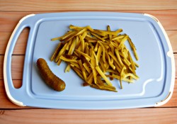 название картинки Салат с печенью огурцами и морковью