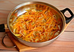 название картинки Салат с печенью огурцами и морковью