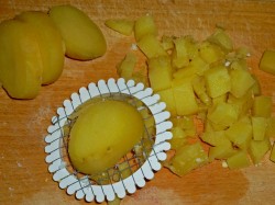 название картинки Салат с пекинской капустой и куриной грудкой и сельдереем