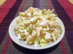 название картинки Салат с пекинской капустой и куриной грудкой и сельдереем