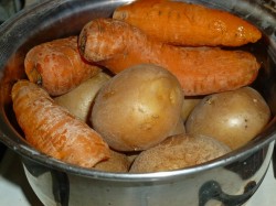 название картинки Салат с пекинской капустой и куриной грудкой и сельдереем