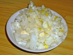 название картинки Салат с пекинской капустой и куриной грудкой и сельдереем