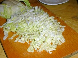 название картинки Салат с пекинской капустой и куриной грудкой и сельдереем