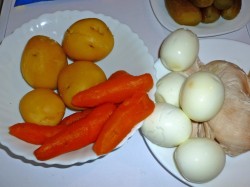 название картинки Салат с пекинской капустой и куриной грудкой и сельдереем