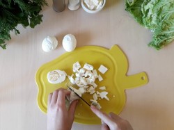 название картинки Салат с пекинской капустой палочками огурцами яйцом