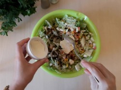 название картинки Салат с пекинской капустой палочками огурцами яйцом