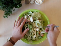 название картинки Салат с пекинской капустой палочками огурцами яйцом