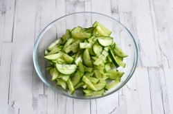 Салат с кальмаром сыром яйцом и огурцом