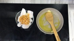 название картинки Салат с креветками и помидорами черри