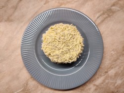 Салат с помидорами сыром яйцами