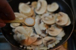 Салат помидоры грибы сыр