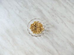 название картинки Салат с рукколой, клубникой и сыром фета