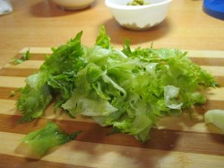 название картинки Салат с рыбой треской горячего копчения