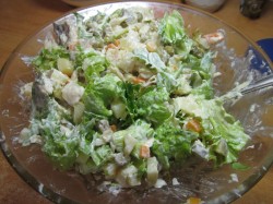 название картинки Салат с рыбой треской горячего копчения