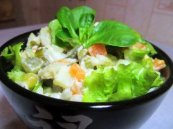 название картинки Салат с рыбой треской горячего копчения