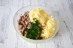 Салат с сайрой консервированной и рисом