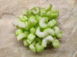 название картинки Салат с сельдереем и яблоком