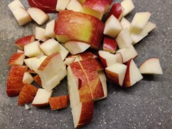 название картинки Салат с сельдереем и яблоком