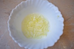 название картинки Салат с шампиньонами консервированными курицей и огурцом