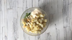 Салат с соленой горбушей