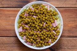 Салат с сосисками