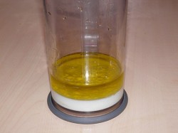 Салат с сухариками и помидорами без майонеза