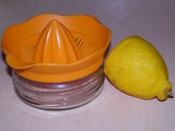 Салат с сухариками и помидорами без майонеза