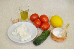 название картинки Салат с сыром фета и помидорами