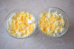 Салат с сыром грецкими орехами курицей