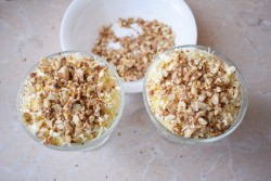 Салат с сыром грецкими орехами курицей