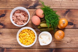 название картинки Салат с тунцом и кукурузой