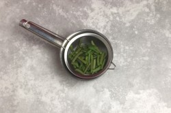 Салат с тунцом и стручковой фасолью