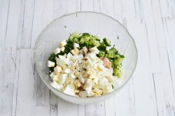 Салат с тунцом консервированным классический