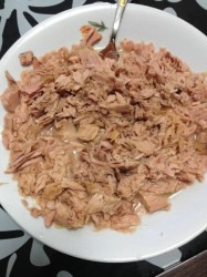 название картинки Салат с тунцом и яблоком