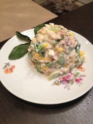 название картинки Салат с тунцом и яблоком