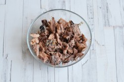 название картинки Салат с тунцом огурцом яйцом