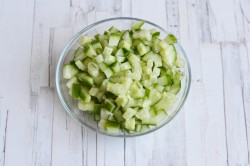 название картинки Салат с тунцом огурцом яйцом