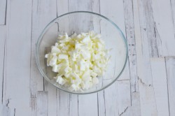 название картинки Салат с тунцом огурцом яйцом