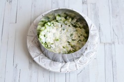 название картинки Салат с тунцом огурцом яйцом