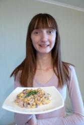 Салат с тунцом, кукурузой и майонезом на скорую руку - шаг 6