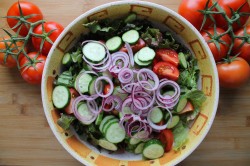 название картинки Салат с творогом помидорами и зеленью