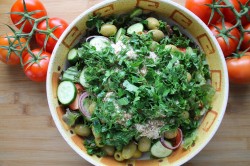 название картинки Салат с творогом помидорами и зеленью