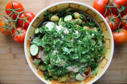 название картинки Салат с творогом помидорами и зеленью