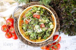 название картинки Салат с творогом помидорами и зеленью