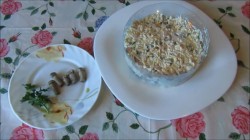 название картинки Салат с ветчиной, грибами, сыром и майонезом