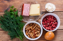 название картинки Салат с ветчиной и фасолью и сыром