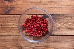 название картинки Салат с ветчиной и фасолью и сыром