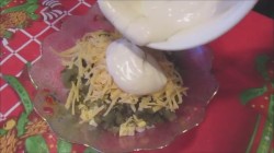 Салат с ветчиной и сыром Домашний с йогуртом