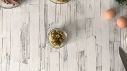 Салат с языком и солеными огурцами