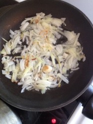 название картинки Салат из пупков и желудочков с соусом Мацони